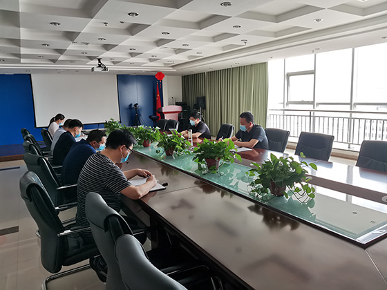 中心組學習.jpg 中心組學習.jpg